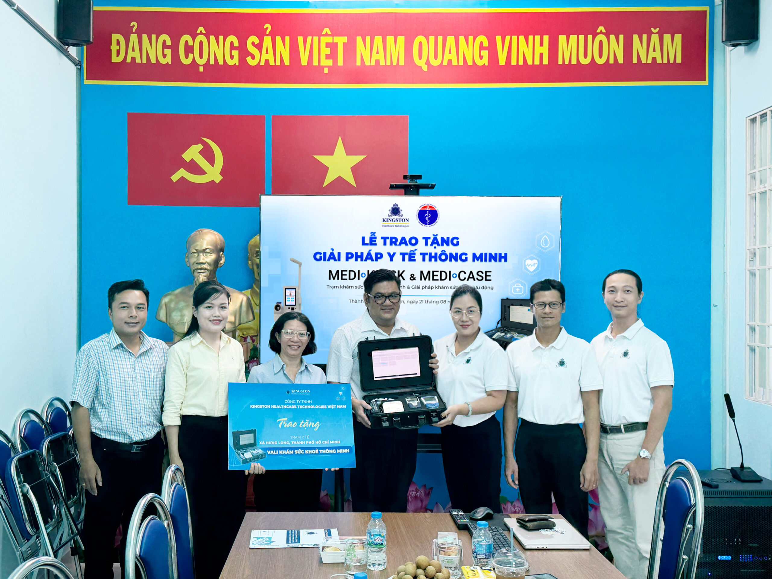 Lễ trao tặng Medi-Kiosk và Medi-Case tại Trạm Y tế xã Hưng Long