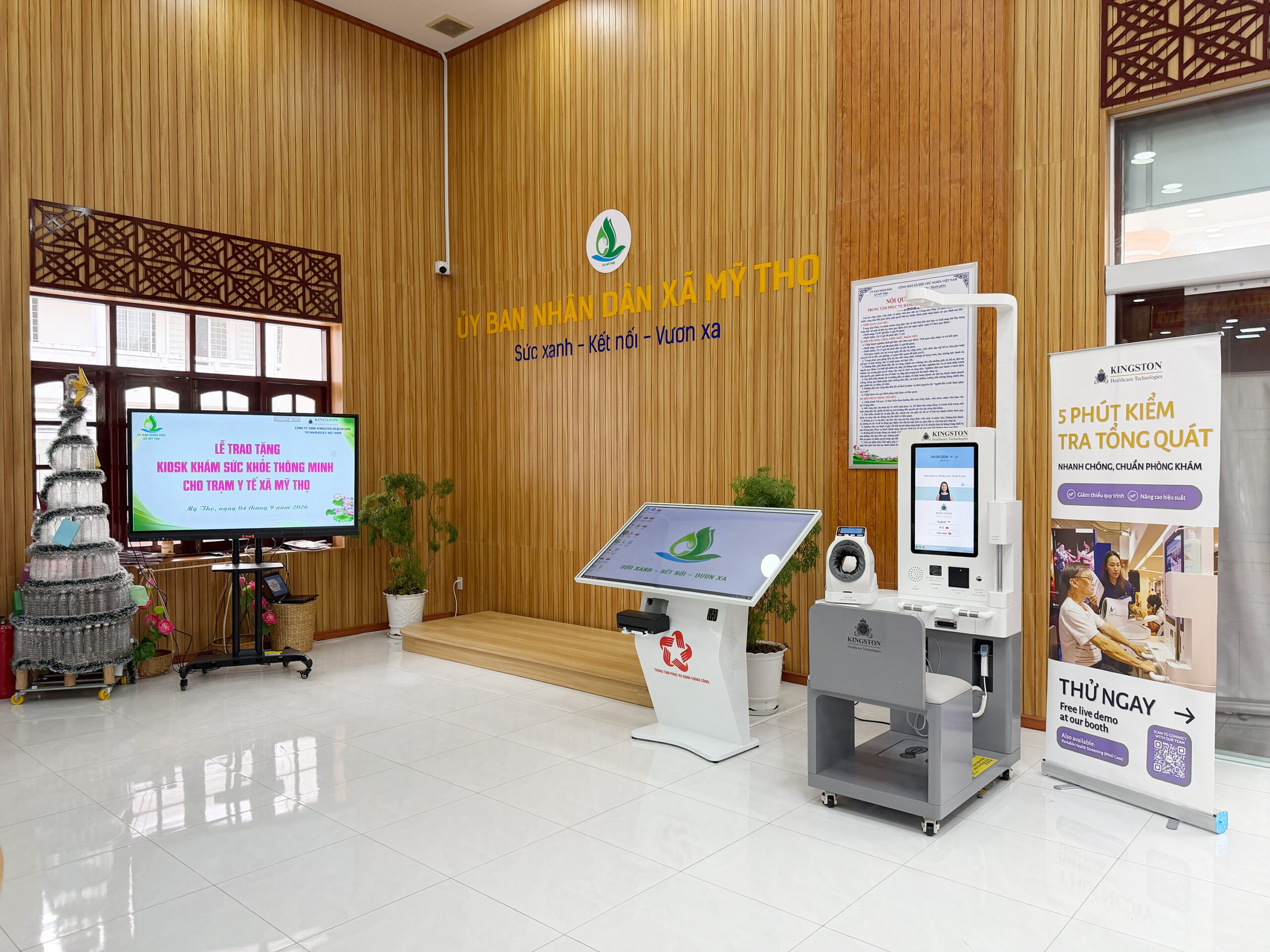 Medi-Kiosk - trạm khám sức khỏe thông minh được lắp đặt tại Trạm Y tế xã Mỹ Thọ