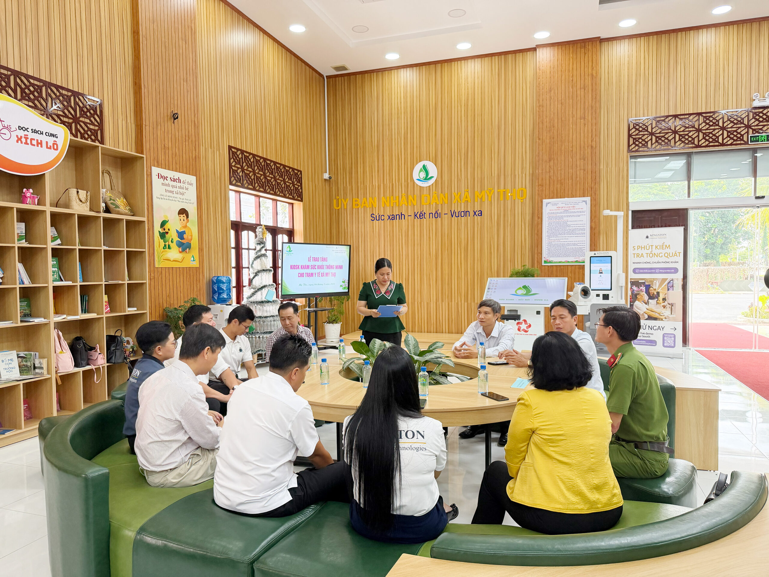 Lễ trao tặng Medi-Kiosk tại Trạm Y tế xã Mỹ Thọ, Đồng Tháp