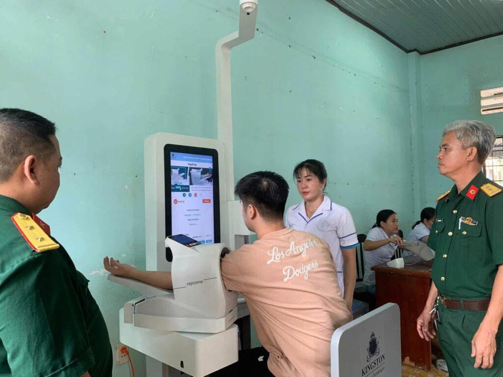 Sơ khám nghĩa vụ quân sự với Medi-Kiosk tại Trạm Minh Thạnh