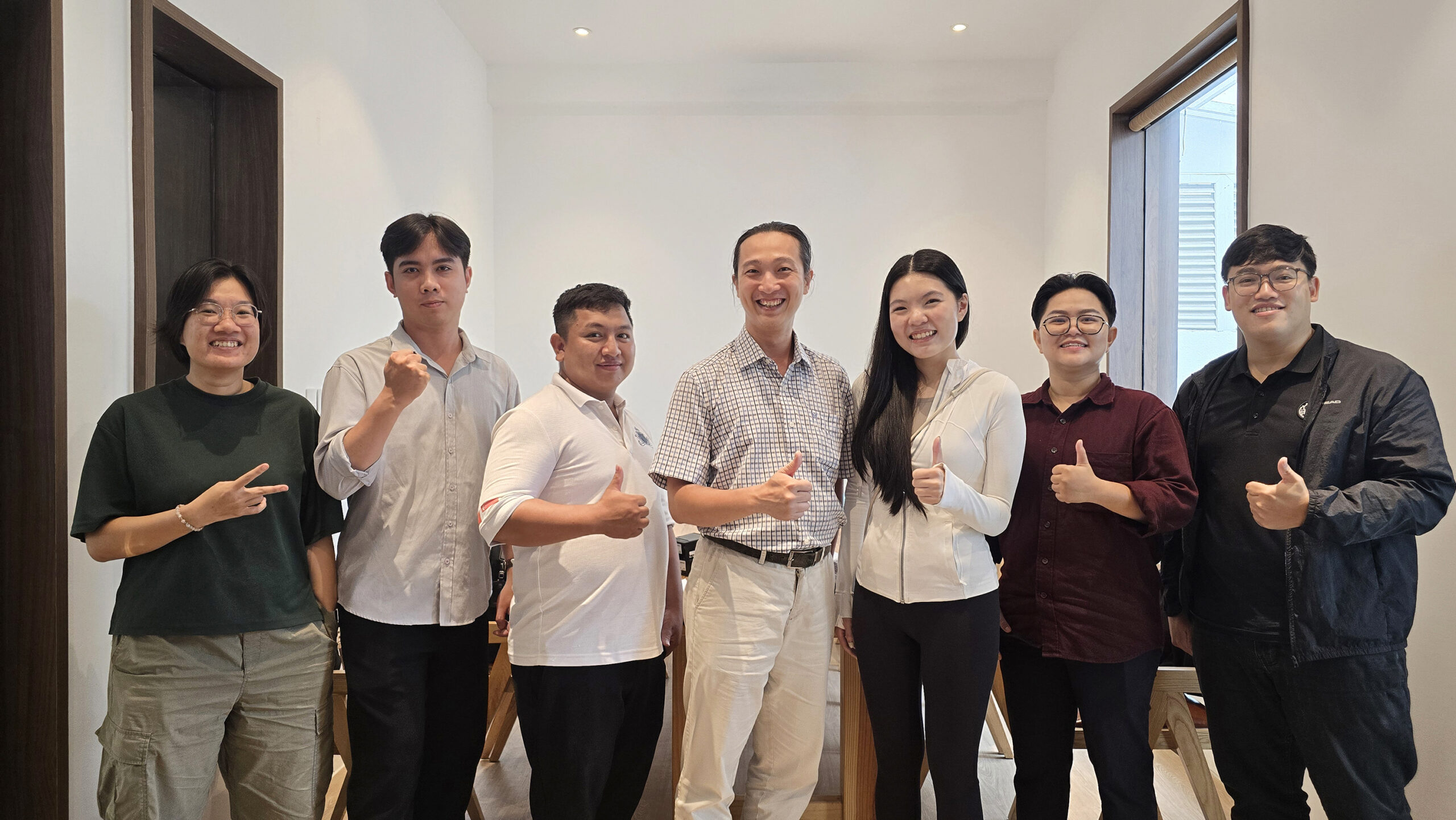Đội ngũ Kingston và MedLyves sau lễ ký kết MOU